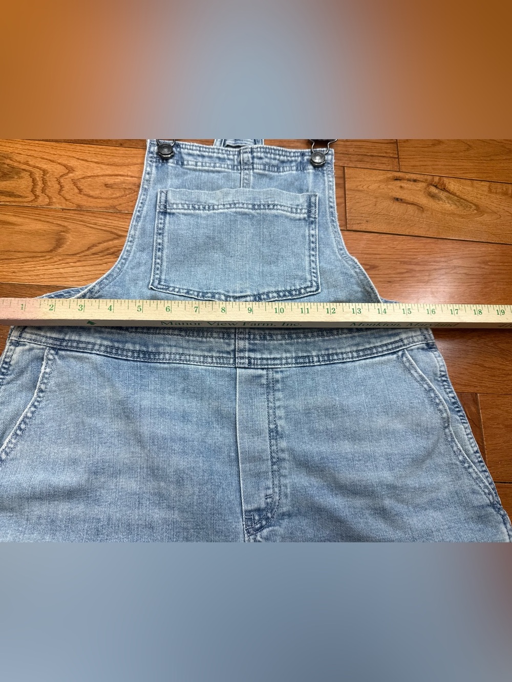 Aerie Lightwash Denim Overall Shorts NWOT - Picture 5 of 6